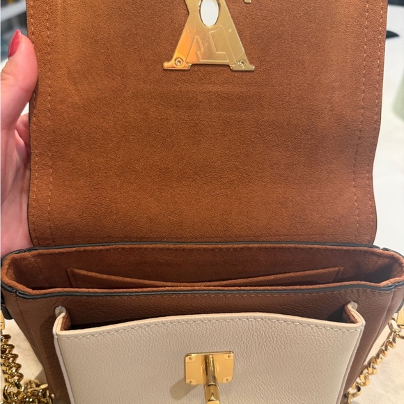 Louis Vuitton Tan and Cream Crossbody Bag with Gold Chain Lock Me Tender - Picture 3 of 6